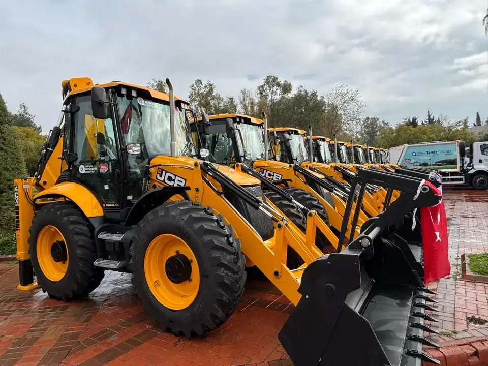 Antalya Büyükşehir hizmet filosu yenilendi: Yeni araçlar törenle tanıtıldı 15